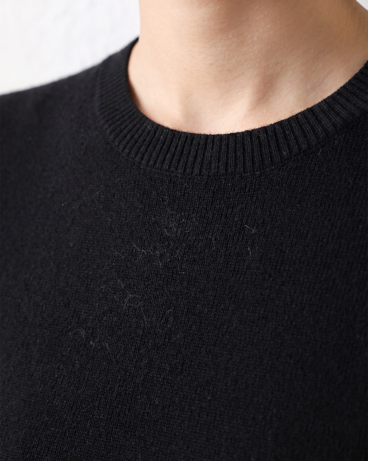 Classic Fine Knit Crew Neck Sweater - close-up detail (Black)