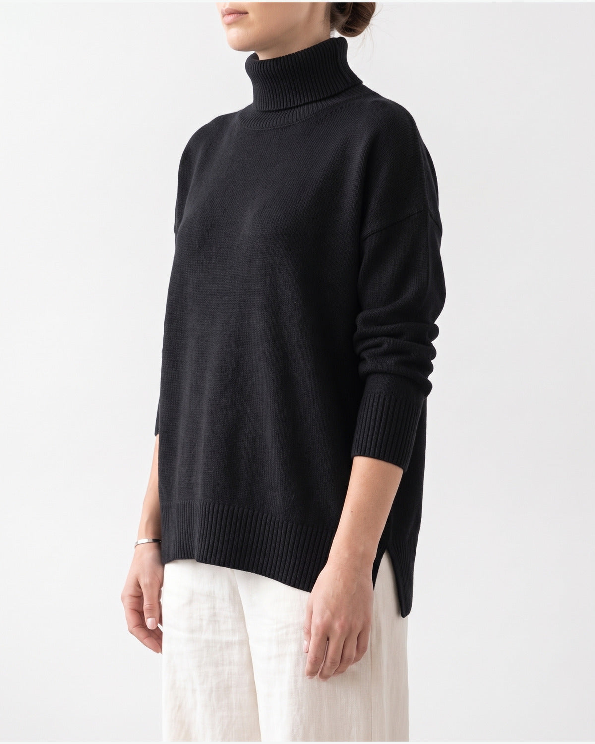 Oversized Knit Turtleneck Sweater With Side Slits - side view (Black)